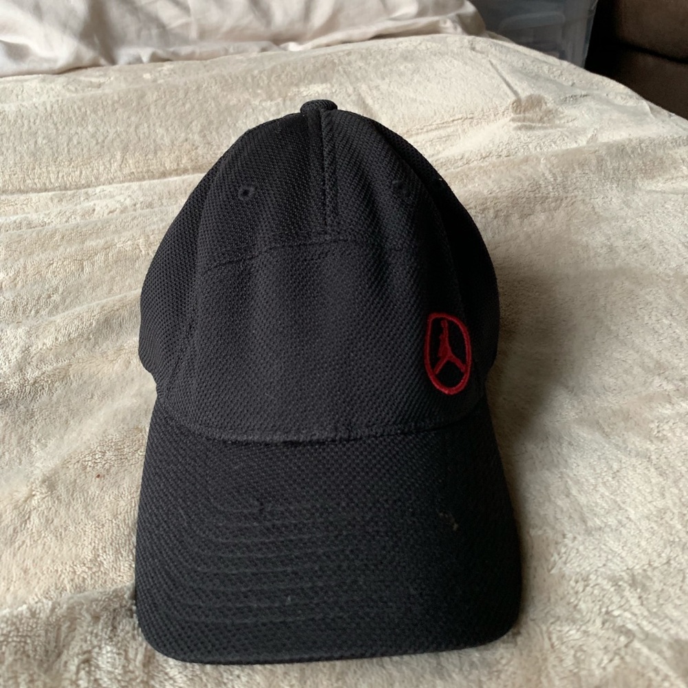 black and red jordan hat